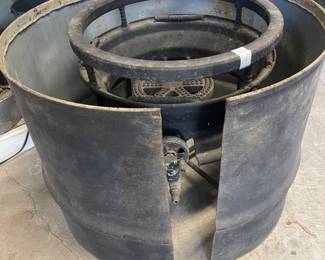 Cracklin Pot Burner with Custom Wind Block/Wrap