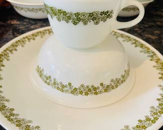 Vintage 1970's Corelle "Spring Blossom/Crazy Daisy Set  