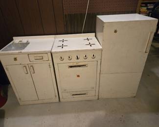 Vintage Kids Kitchen