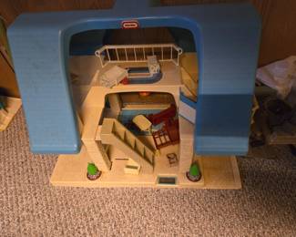 Little Tikes Dollhouse