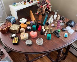 Assorted small items, including a kaleidoscope, turtle  collection & stone animals, on a gateleg table 