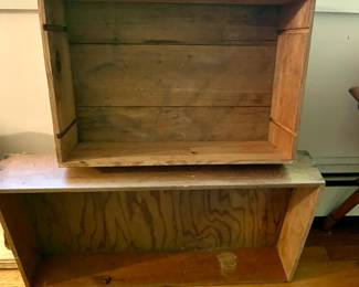 2 display crates, 1 on casters