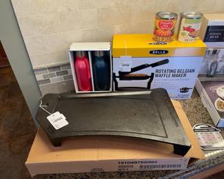 Lodge Cast Iron Smoker Skillet, Bella Belgian Waffle Maker