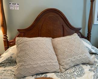 Bedding and decorative pillows