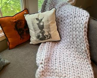 Decorative Pillows, Throw blanket