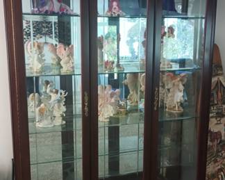 Nice display cabinet, glass shelves 