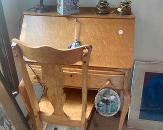 antique desk with chair,  very nice tulip lamps