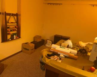 pool table balls and cues