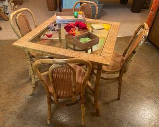 very nice wicker table and chairs