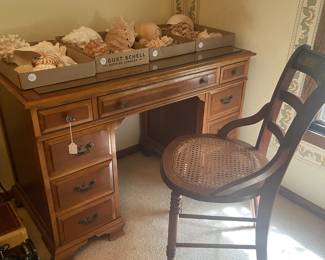 more great shells and nice desk