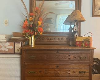 GORGEOUS SOLID OAK VICTORIAN EAST LAKE/SPOON CARVED DRESSER WITH MIRROR 