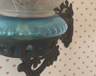 VINTAGE OIL LAMP 