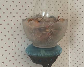 VINTAGE OIL LAMP 