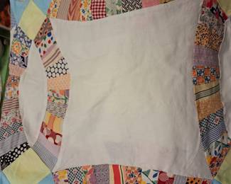 Much quilting items. Quilt tops