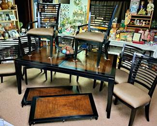 9 pcs. Hooker Furniture Co. casual dining table w/ 8 chairs and 2 leaves-great condition!!