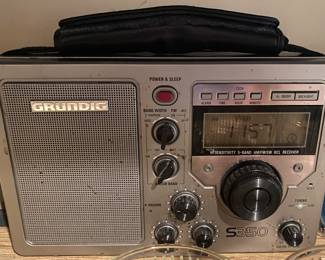 Grundig S350 Radio