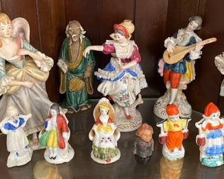 Porcelain Figurines and Chinese Mud Figure