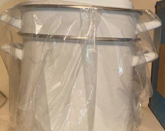 Enameled Cooking Pots