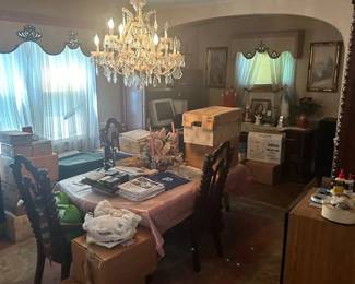 Solid Wood Vintage Real Wood Dining Room Set,