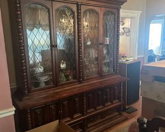 Vintage DR Set China Cabinet,