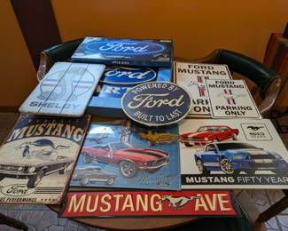 Ford / Mustang vintage metal signs