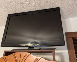 Insignia TV