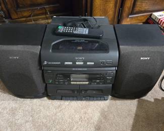 SONY CFD-646 w/ remote & antenna! 3 CD, Radio & Cassette-corder.