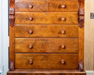Antique mahogany chest of drawers