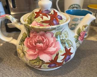James Sadler 6-cup Floral Teapot