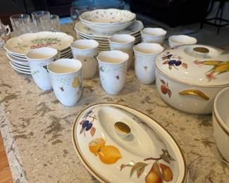 Royal Worcester Evesham - Two Casserole Dishes & Mixing Bowl