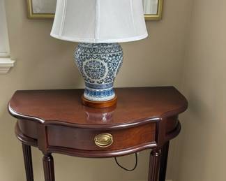 Bombay Federal Style Cherry Console Table, Blue & White Ceramic Ginger Jar Table Lamp