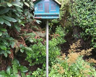 Blue Squirrel Proof Birdhouse Bird Feeder