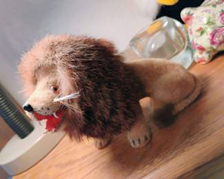 Kunstlerschutz Wagner Handwork West Germany Lion Figure