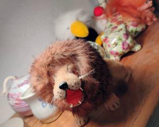 Kunstlerschutz Wagner Handwork West Germany Lion Figure