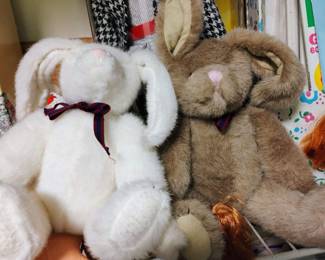 1990 Boyd's Bear Jointed Ear White Bunny & Brown Bunny