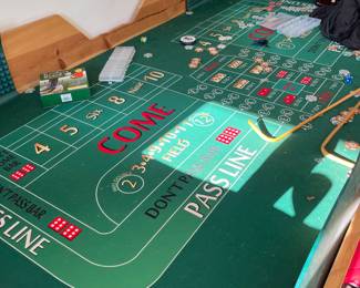 REGULATION SIZE CRAPS TABLE
