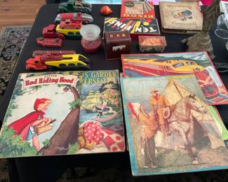 CHILDRENS BOOKS AND PUZZLES 