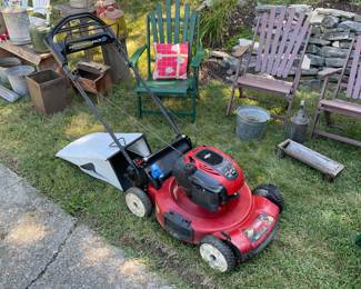 LIKE NEW LAWNMOWER 