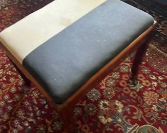 Ottoman/Stool $20