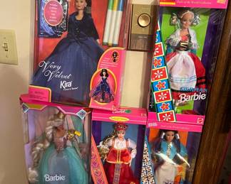 BARBIES (NIB)