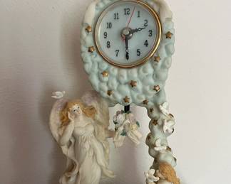 CHINA FIGURINE CLOCK