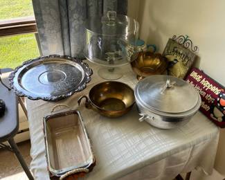 COVERED CAKE PLATE