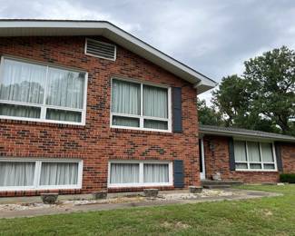 WONDERFUL HOUSE BACKED WITH NICE ITEMS