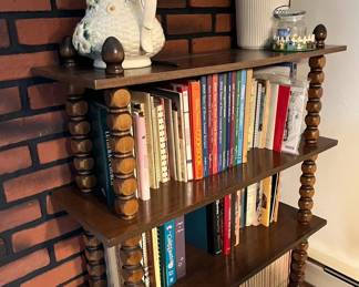 BOOK SHELF - LOTS OF COOK BOOKS
