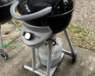 SMALL GAS GRILL