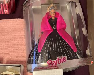 BARBIES (NIB)