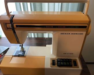 NEW HOME SEWING MACHINE - PORTABLE