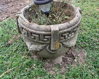 CONCRETE PLANTER