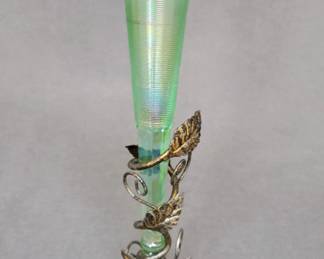 LM005 Opalescent Ruffle Glass Vase