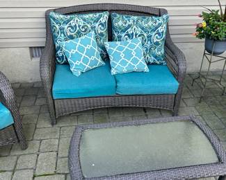 Resin outdoor patio set  for your Labor Day celebration 